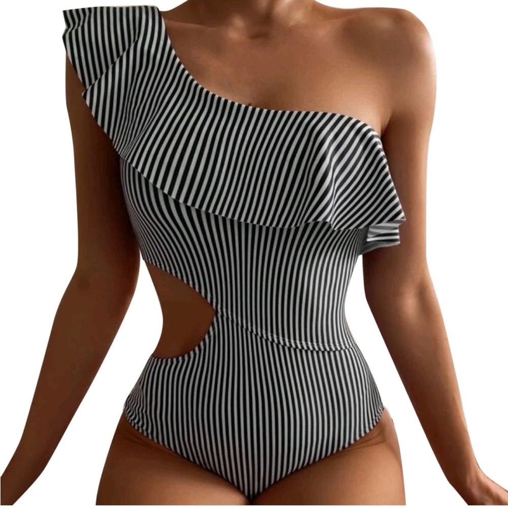 Never worn One Piece Swimsuit with One Shoulder, Hollow Out Side & Tummy ctrl